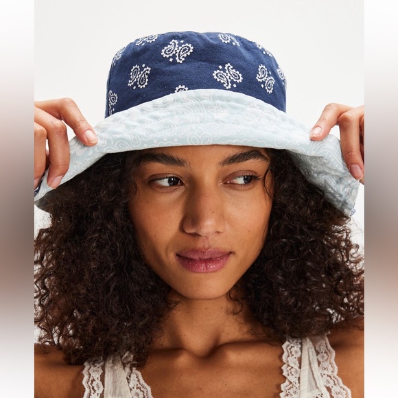 Free People Bandana reversible bucket hat - Picture 3 of 9